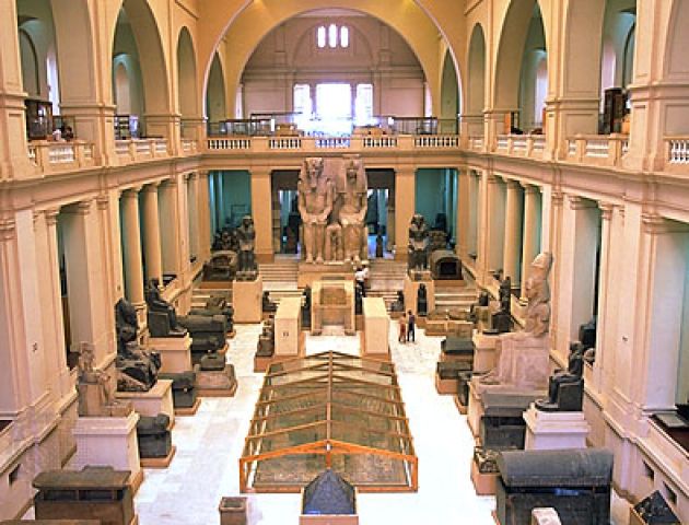 تراث مصر بمتحف الهدايا 