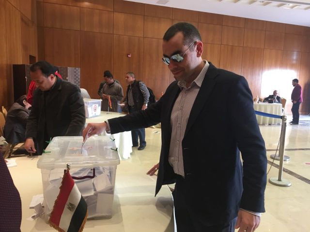 برلماني يدلى بصوته فى الانتخابات الرئاسية بـ”الأردن