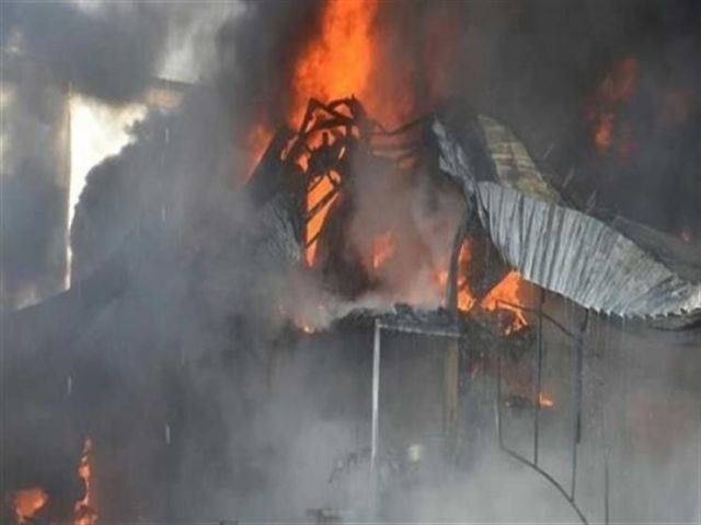 مدير أمن الجيزة يصل لموقع حريق ”حي الهرم”