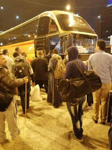 وزير النقل يتابع نقل ركاب قطاري 983 و981 القادمين من اسوان إلى القاهرة