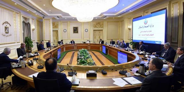 رئيس الوزراء يترأس اجتماع اللجنة العليا لإدارة أزمة فيروس ”كورونا” المستجد