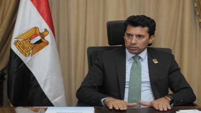 وزير الرياضة يوجه بإستمرار فتح مراكز الشباب للبريد والتأمينات والمعاشات لصرف رواتب المواطنين
