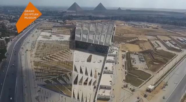 وزارة السياحة والآثار تطلق فيديو لجولة بالمتحف المصري الكبير ومعمل ترميم الأخشاب