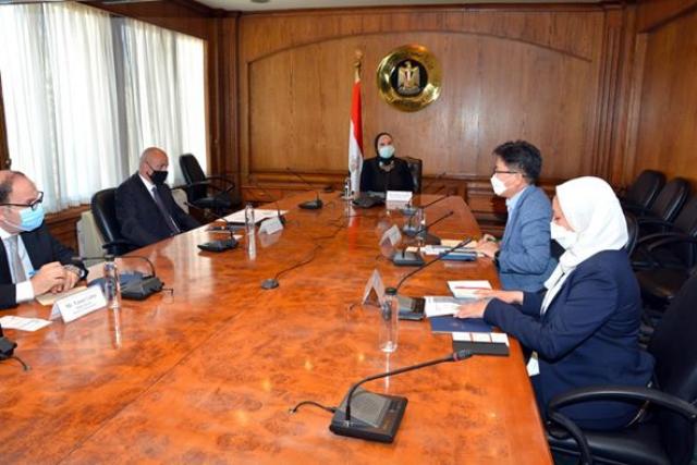وزيرة التجارة والصناعة تبحث مع مسئولي شركة سامسونج مصر خطط الشركة لزيادة استثماراتها خلال المرحلة المقبلة