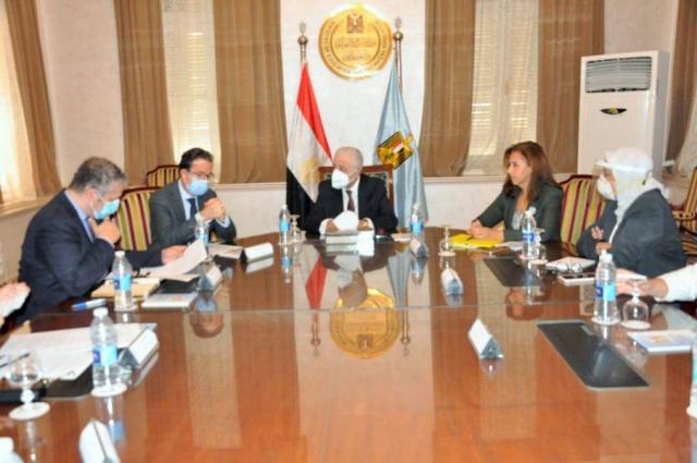 وزير التعليم يلتقى سفير فرنسا بالقاهرة لبحث أوجه التعاون المشترك