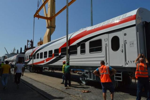 النقل: وصول دفعة جديدة من عربات ركاب السكك الحديدية بإجمالي 18عربة