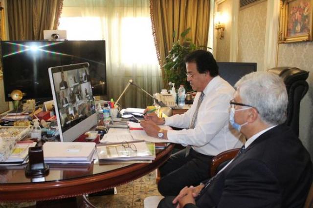 وزير التعليم العالى يلتقى عددًا من العلماء المصريين بالجامعات اليابانية