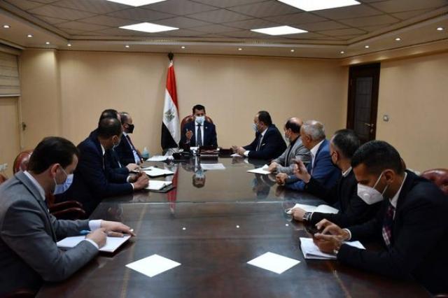 وزير الرياضة يتابع الاستعدادات الخاصة بإستضافة مصر لبطولة العالم للسلاح.