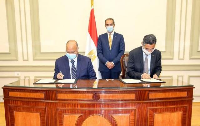 وزير الاتصالات يشهد توقيع بروتوكول تعاون بين محافظة القاهرة والبريد