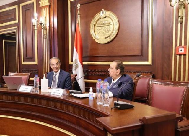  وزير الاتصالات :60 خدمة حكومية على منصة مصر الرقمية