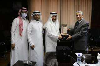 لقاء وزير الكهرباء والطاقة المتجددة...