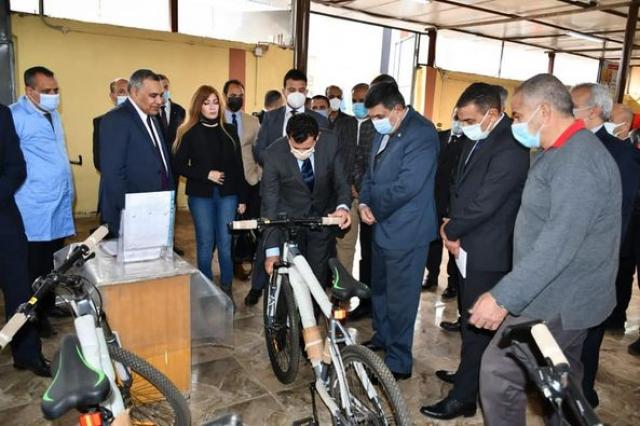 وزير الرياضة يتابع آخر مستجدات تصنيع الدراجات بمصنع الانتاج الحربي بقليوب