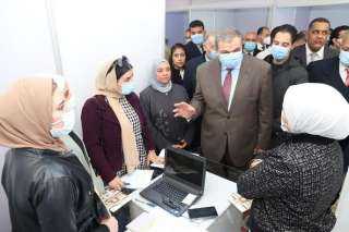 وزير القوي العاملة يفتتح ملتقى...