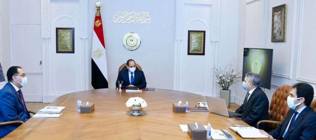 الرئيس السيسي يجتمع برئيس الوزراء والفريق أسامة ربيع
