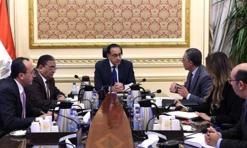 رئيس الوزراء يتابع مع رئيس هيئة الاستثمار عددا من الملفات الخاصة بخطط الترويج للفرص الاستثمارية في مصر