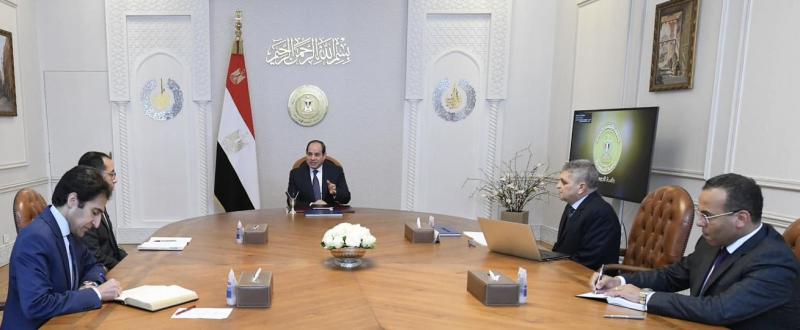 إجتماع الرئيس السيسي مع رئيس الوزراء والفريق أسامة ربيع 