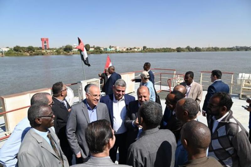 وزير الري يتفقد محطة قياس تصرفات الخرطوم على النيل الازرق
