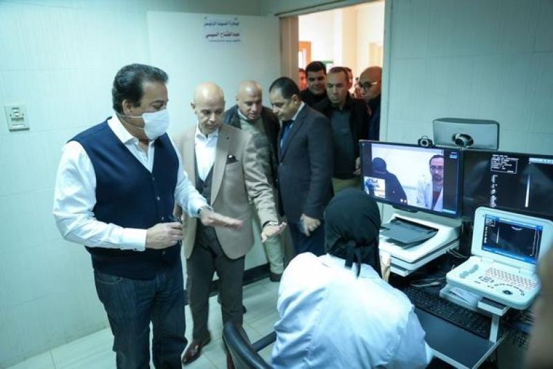 وزير الصحة يتفقد مستشفى الحسينية المركزي ويوجه برفع كفاءة غرف الإقامة الداخلية وساحات انتظار المرضى