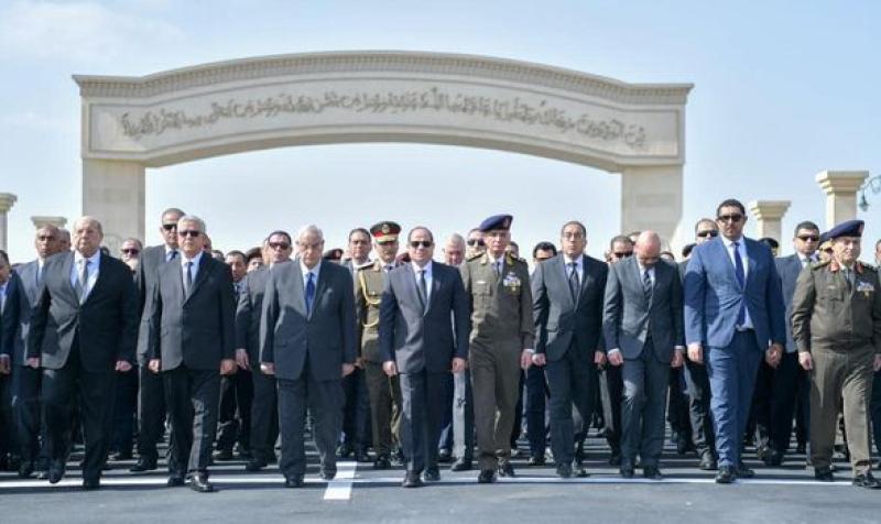 الرئيس السيسي يتقدم الجنازة العسكرية للراحل شريف اسماعيل