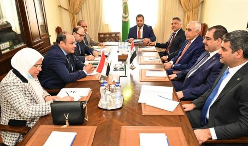 وزير التجارة يبحث مع نظيريه العراقي واللبناني سبل الارتقاء بالعلاقات التجارية والصناعية والاستثمارية المشتركة