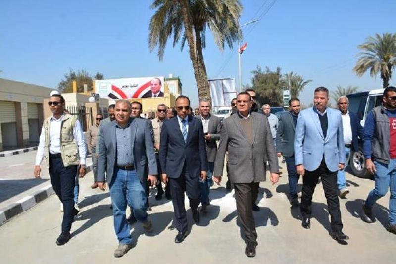 وزير التنمية المحلية يتفقد مشروعات ”حياة كريمة” بمركز ملوي بمحافظة المنيا