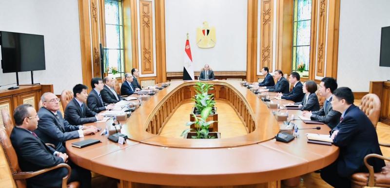 الرئيس السيسي يشيد بقوة العلاقات المصرية الصينية ويهنئ ”شي جين بينج” بمناسبة إعادة انتخابه رئيساً لفترة جديدة
