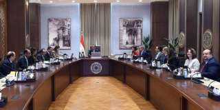 رئيس الوزراء يستكمل استعراض مقترح...