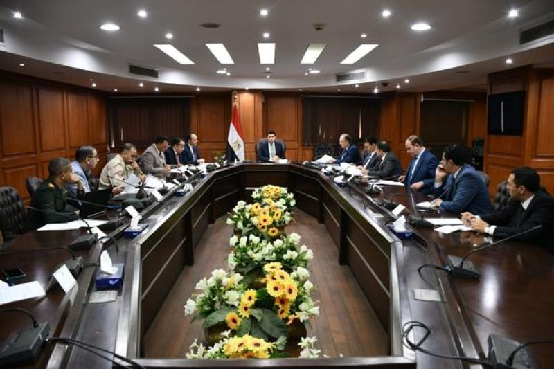 وزير الرياضة يلتقي عدد من ممثلي الجهات لمناقشة إدارة وتشغيل مدينة مصر الدولية للألعاب الأوليمبية
