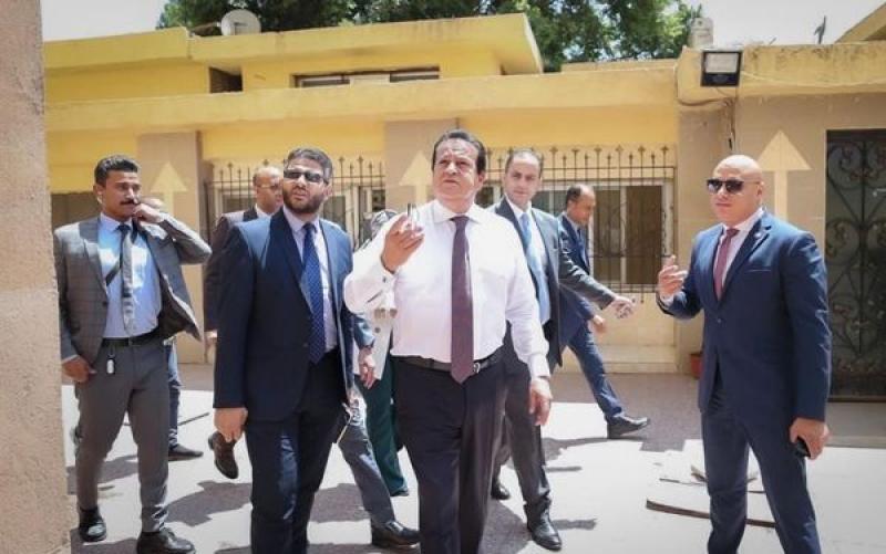 وزير الصحة يتفقد مستشفى دار السلام العام