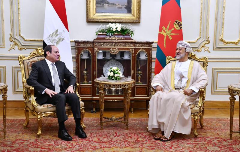 الرئيس السيسي يلتقي السلطان هيثم بن طارق سلطان عمان