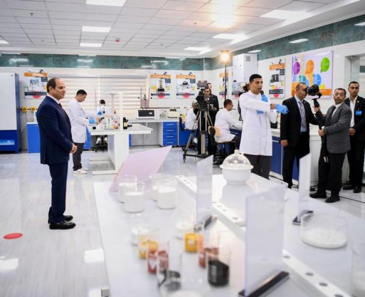 الرئيس السيسي يشهد افتتاح مجمع مصانع إنتاج الكوارتز في منطقة العين السخنة