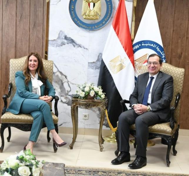 وزير البترول يستقبل سفيرة الولايات المتحدة الأمريكية فى مصر