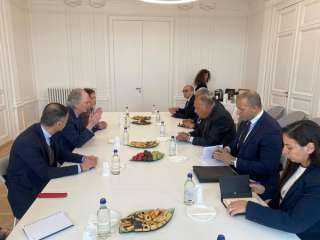 في إطار الجهود المصرية لحلحلة الأزمة السورية، وزير الخارجية يجتمع مع المبعوث الأممي الخاص إلى سوريا