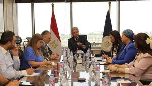 وزير السياحة يلتقي مجموعة من...