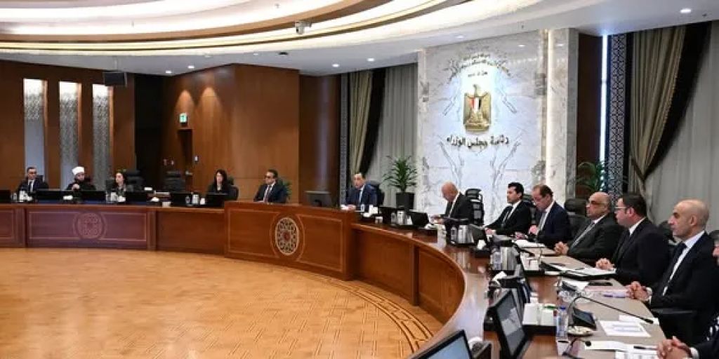 رئيس الوزراء يترأس اجتماع اللجنة العليا للتعداد العام للسكان والإسكان والمنشآت لعام 2027